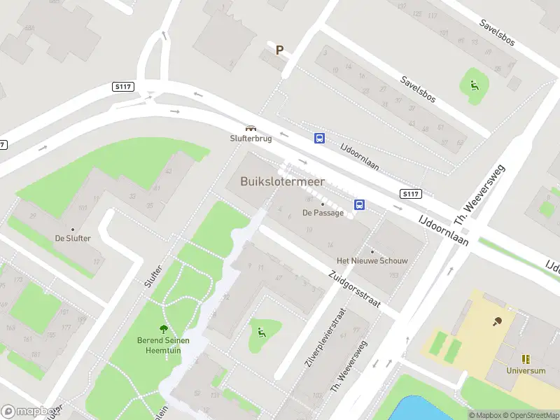 Ambulance met gepaste spoed naar de Zuidgorsstraat in Amsterdam