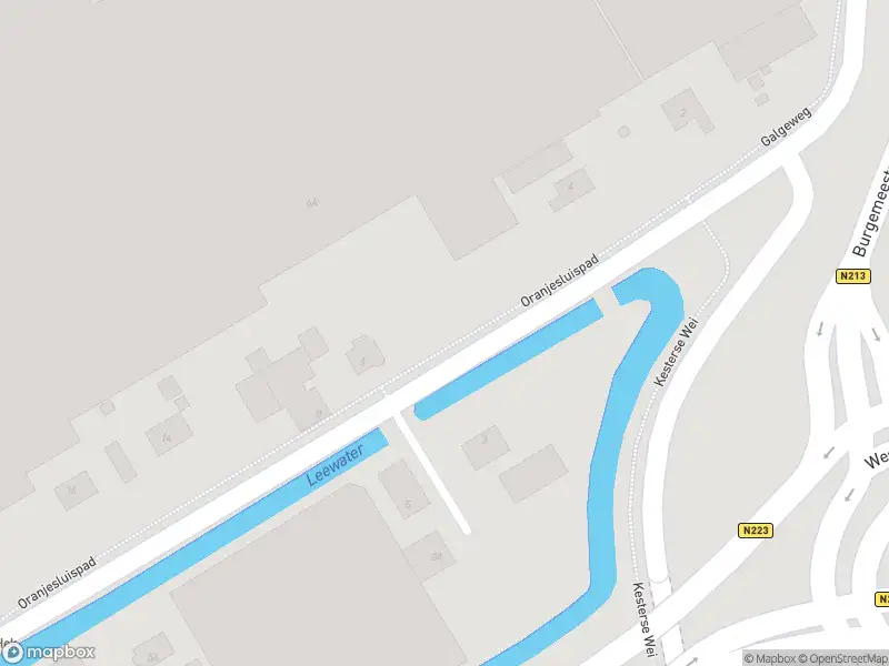 Ambulance met grote spoed naar de Oranjesluisweg in Naaldwijk