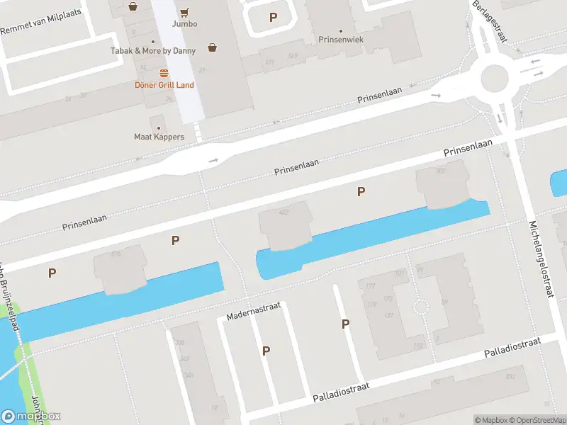 Ambulance met grote spoed naar de Prinsenlaan in Rotterdam
