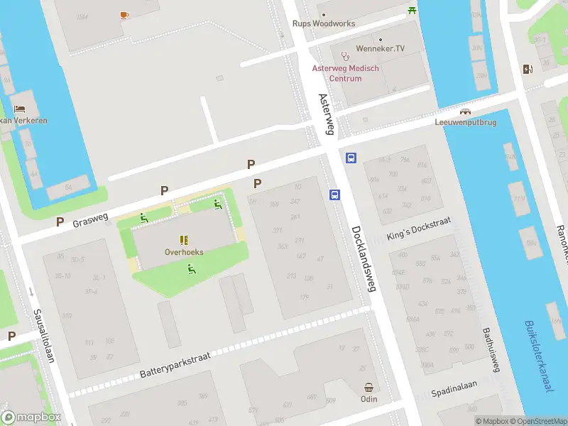 Ambulance met grote spoed naar de Docklandsweg in Amsterdam