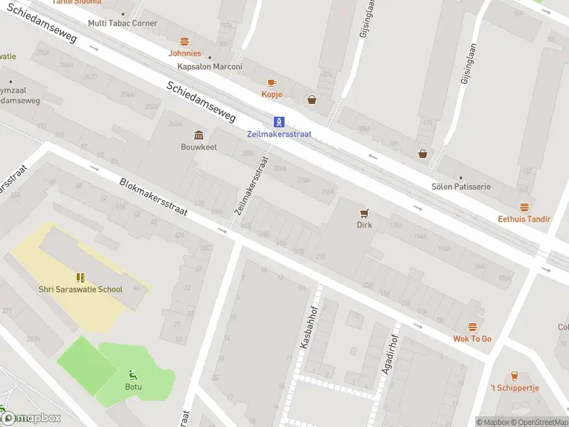 Ambulance met gepaste spoed naar de Blokmakersstraat in Rotterdam