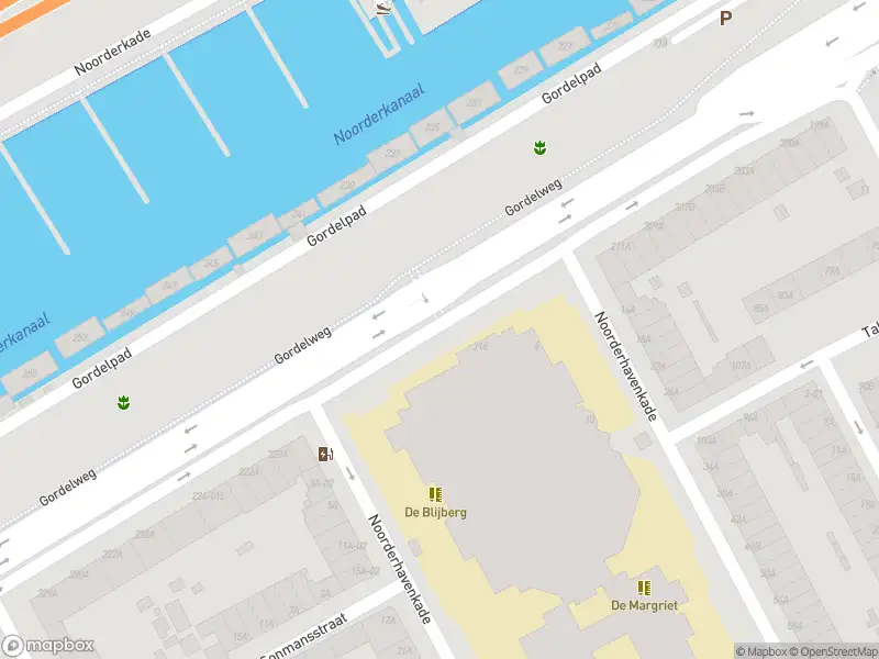 Ambulance met grote spoed naar de Gordelweg in Rotterdam