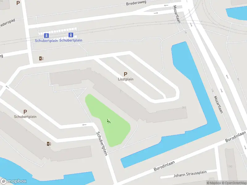 Ambulance met grote spoed naar de Lisztplein in Schiedam