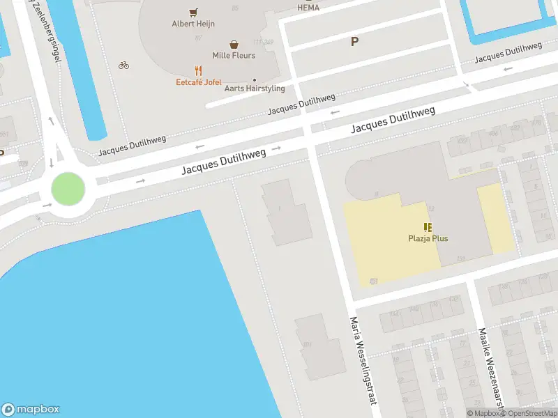 Ambulance met grote spoed naar de Maria Wesselingstraat in Rotterdam
