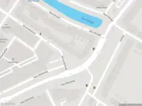 Ambulance met gepaste spoed naar de Almondestraat in Rotterdam