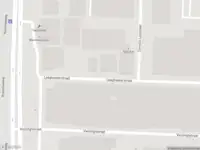 Ambulance met grote spoed naar de Leeghwaterstraat in Dordrecht