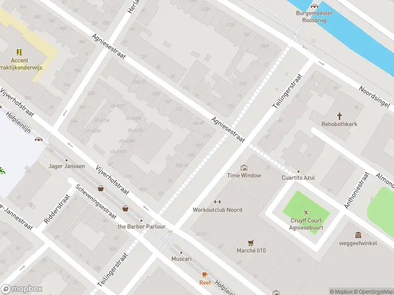 Ambulance met grote spoed naar de Teilingerstraat in Rotterdam