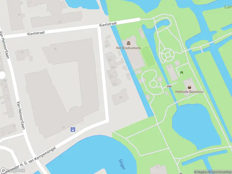 Brandweer met gepaste spoed naar de Park Oudeland in Woerden vanwege stormschade
