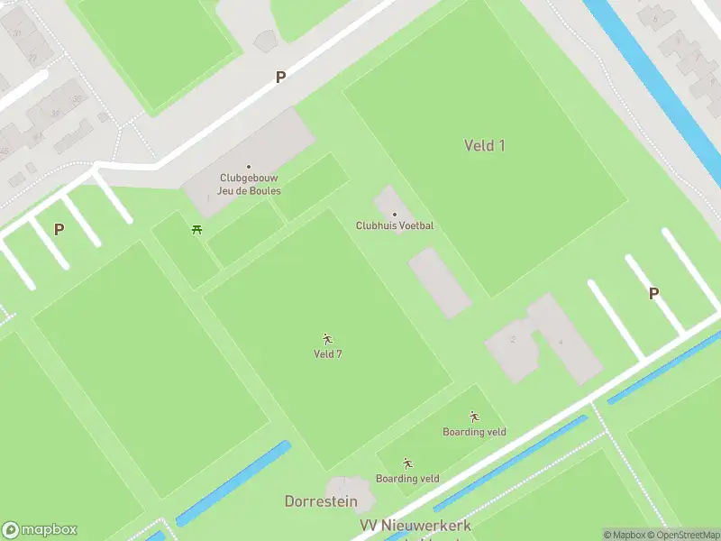 Ambulance met gepaste spoed naar de Sportpark Dorrestein in Nieuwerkerk aan den IJssel