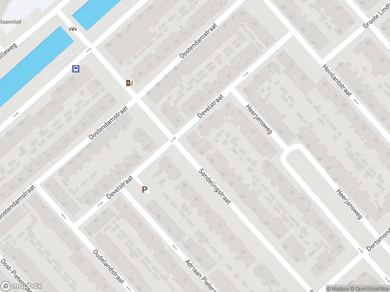 Ambulance met grote spoed naar de Sandelingstraat in Rotterdam