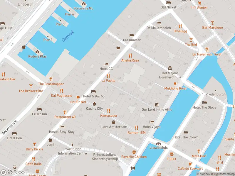 Brandweer met grote spoed naar de Heintje Hoekssteeg in Amsterdam vanwege stankoverlast