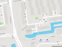 Ambulance met grote spoed naar de Heijermansplein in Schiedam