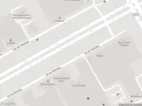 Ambulance met gepaste spoed naar de Van der Madeweg in Amsterdam-Duivendrecht
