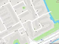 Ambulance met grote spoed naar de Wipperspark in Maassluis