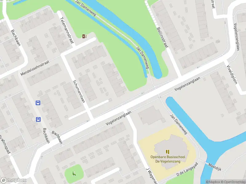 Ambulance met gepaste spoed naar de Mendelssohnstraat in Spijkenisse