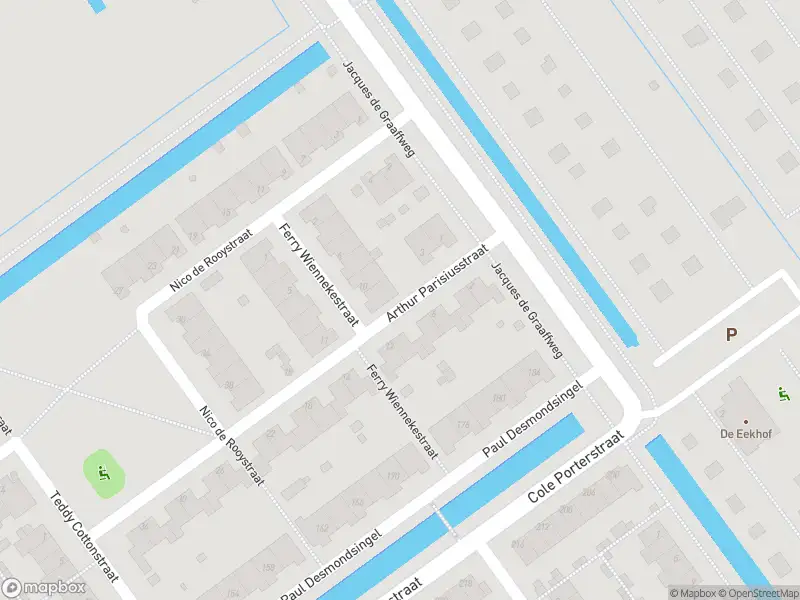 Ambulance met grote spoed naar de Arthur Parisiusstraat in Rotterdam