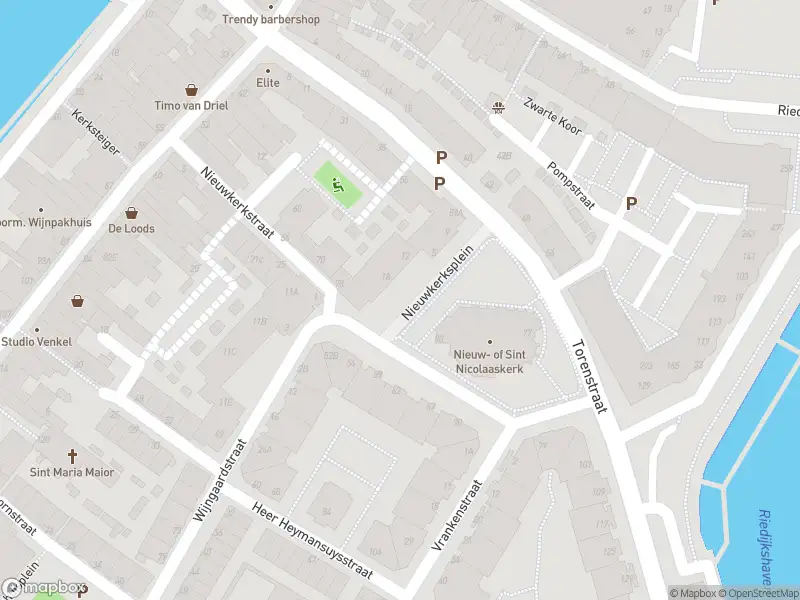 Ambulance met gepaste spoed naar de Nieuwkerksplein in Dordrecht