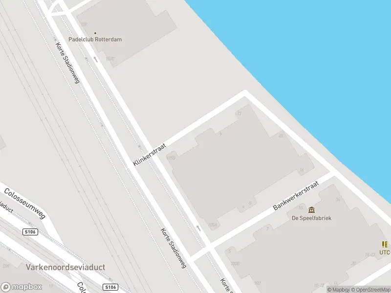Brandweer met grote spoed naar de Klinkerstraat in Rotterdam vanwege stankoverlast