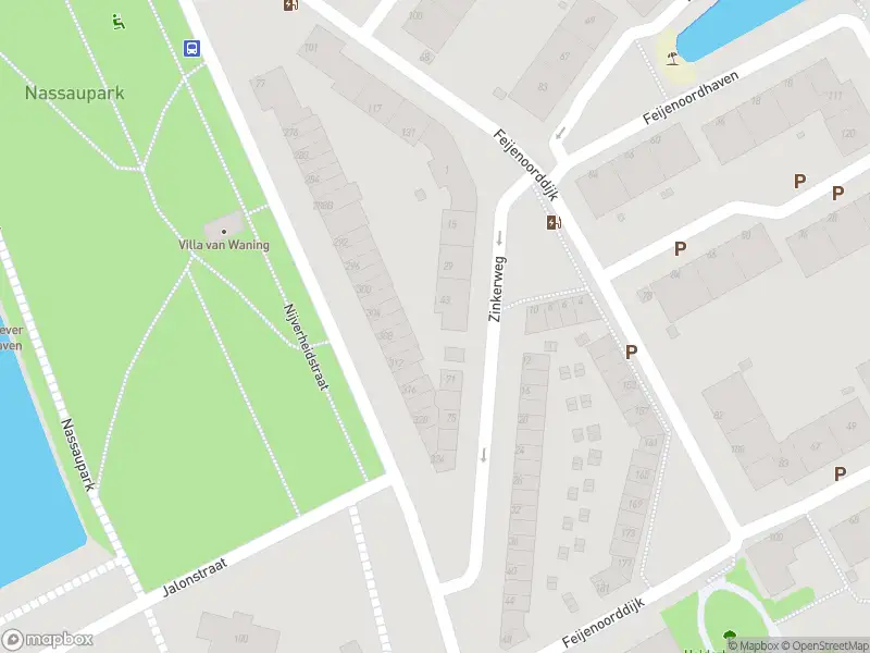 Ambulance met grote spoed naar de Zinkerweg in Rotterdam