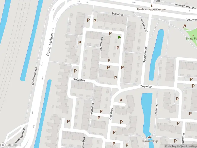 Ambulance met grote spoed naar de Lauwerbes in Leiden