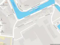 Brandweer met grote spoed naar de Prinsengracht in Sneek vanwege afgaan automatisch brandalarm