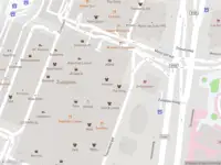 Ambulance met grote spoed naar de Zuidplein Hoog in Rotterdam