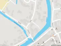 Politie naar de Hofdijk in Montfoort vanwege voertuigen te water