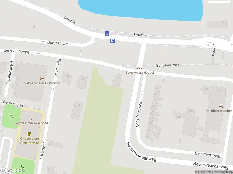 Ambulance met grote spoed naar de Benedenrijweg in Rotterdam