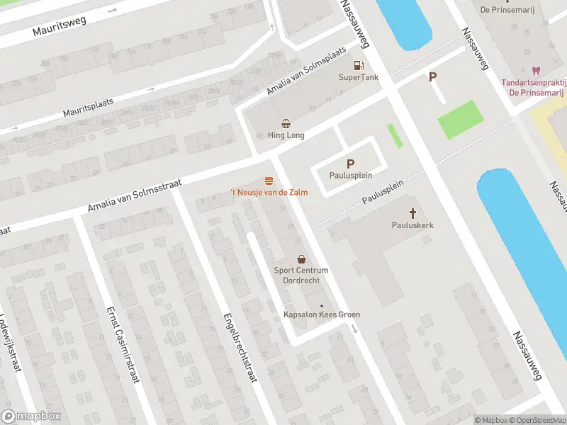 Ambulance met gepaste spoed naar de Albertine Agnesstraat in Dordrecht