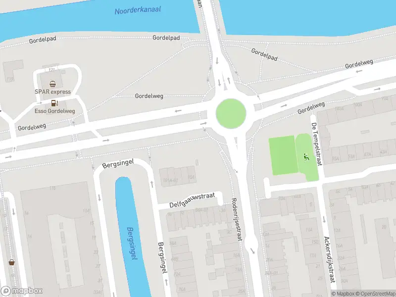 Ambulance met grote spoed naar de Gordelweg in Rotterdam