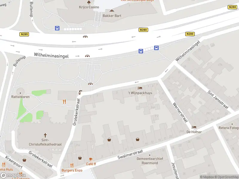 Ambulance met grote spoed naar de Pastoorswal in Roermond