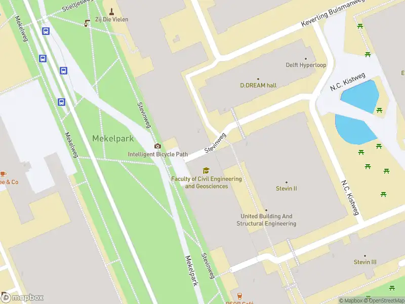 Ambulance met grote spoed naar de Stevinweg in Delft