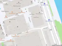Ambulance met gepaste spoed naar de Meer en Vaart in Amsterdam