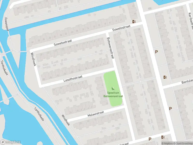 Ambulance met grote spoed naar de Lesothostraat in Delft