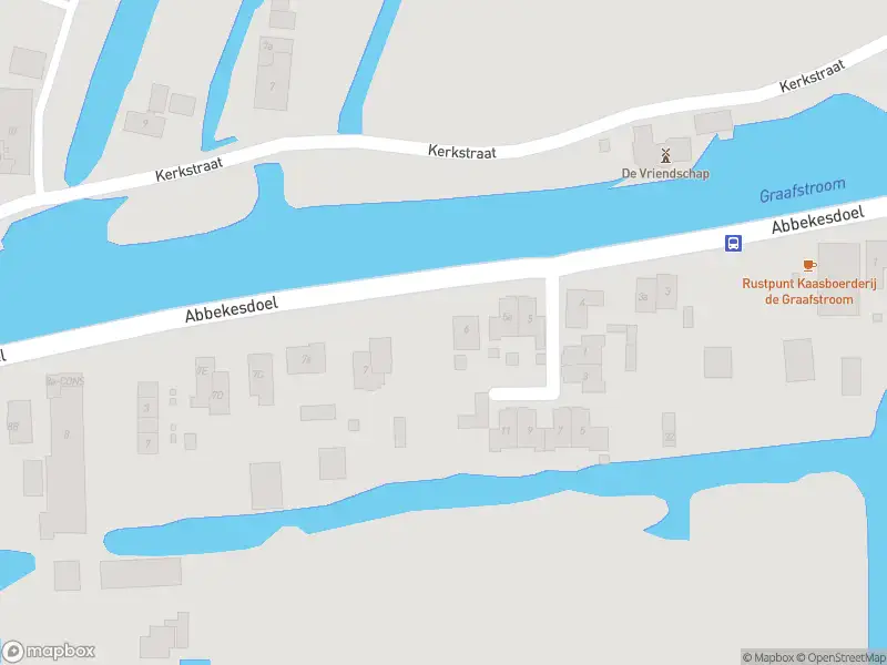 Ambulance met grote spoed naar de Abbekesdoel in Bleskensgraaf