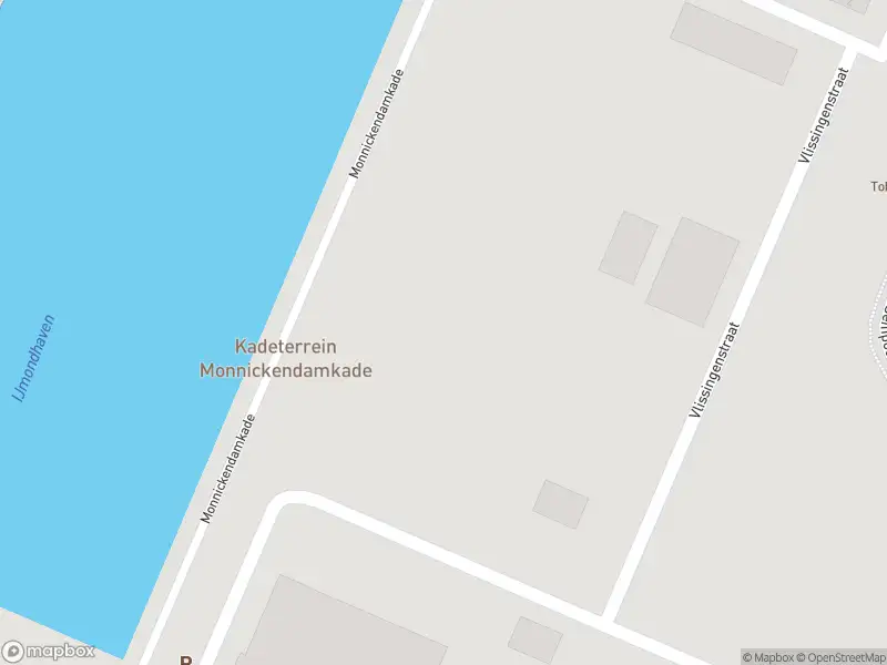 Ambulance met grote spoed naar de Monnickendamkade in IJmuiden