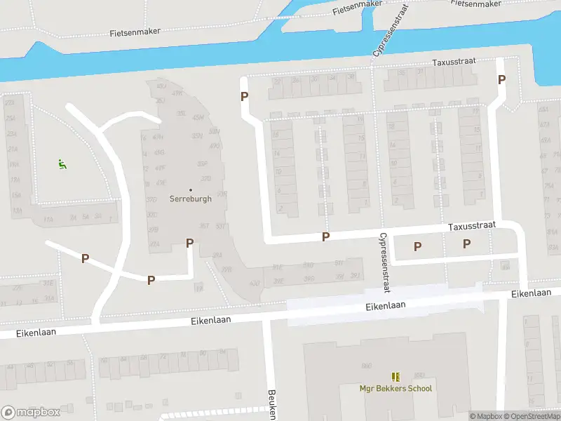 Ambulance met grote spoed naar de Plataanstraat in Spijkenisse