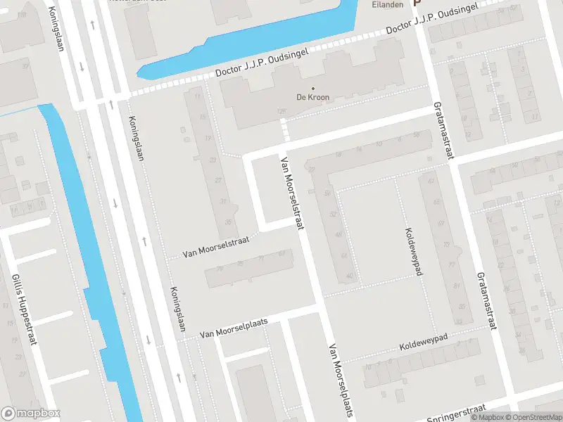 Ambulance met gepaste spoed naar de Van Moorselstraat in Rotterdam