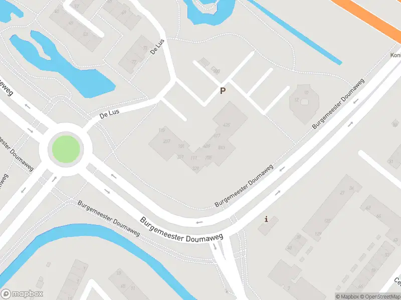 Ambulance met grote spoed naar de De Lus in Zwijndrecht