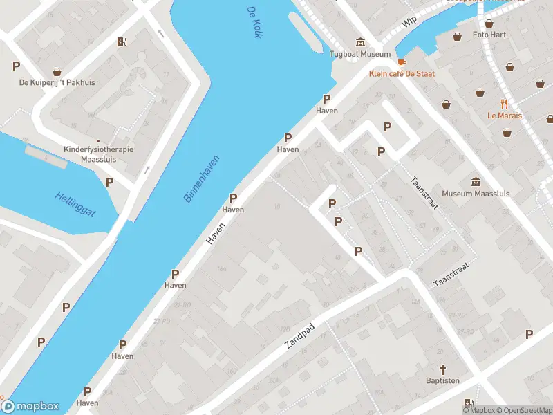 Ambulance met grote spoed naar de Zure Vischsteeg in Maassluis