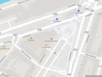 Ambulance met grote spoed naar de Mijnsherenlaan in Rotterdam