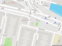 Ambulance met gepaste spoed naar de Westkousdijk in Rotterdam
