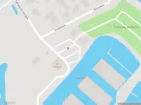 Brandweer met gepaste spoed naar de Jachthaven de Domp in Sneek vanwege stankoverlast