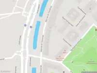 Ambulance met gepaste spoed naar de Mary van der Sluisstraat in Amsterdam