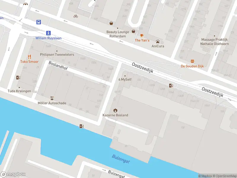 Ambulance met grote spoed naar de Bosland in Rotterdam