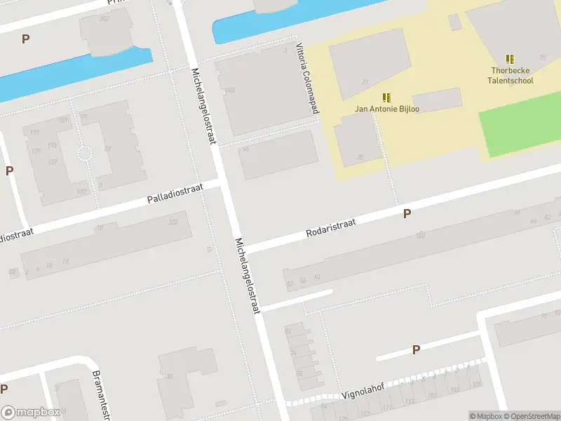 Ambulance met gepaste spoed naar de Michelangelostraat in Rotterdam