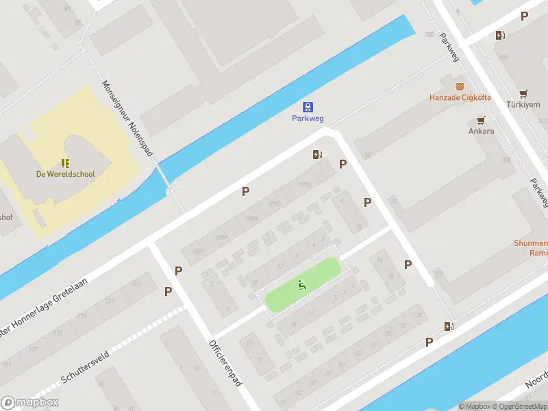 Ambulance met gepaste spoed naar de Burgemeester Honnerlage Gretelaan in Schiedam