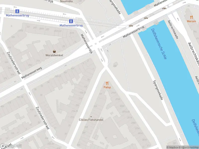 Ambulance met gepaste spoed naar de Mathenesserdijk in Rotterdam
