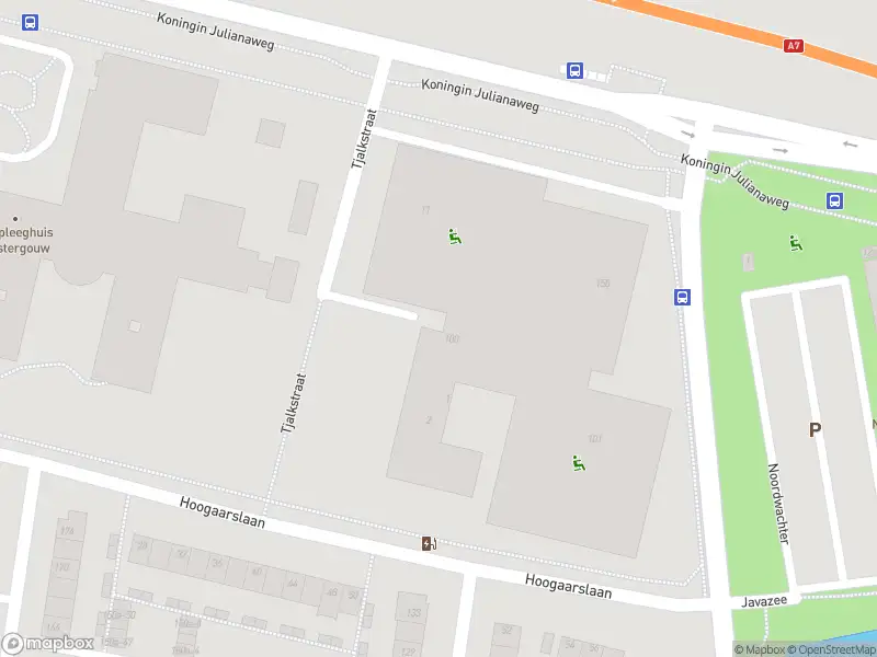 Ambulance met grote spoed naar de Tjalkstraat in Zaandam