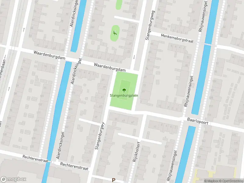 Ambulance met gepaste spoed naar de Slangenburgplein in Rotterdam